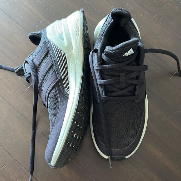 adidas Other - Adidas sneaker